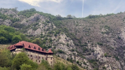 Vălișoara Gorges landscape: the Knights' Castle