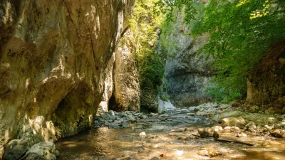 Wanderweg in der Râmeț-Schlucht