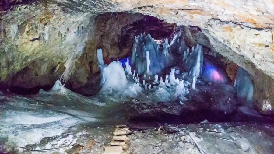 Eishöhle Scărișoara