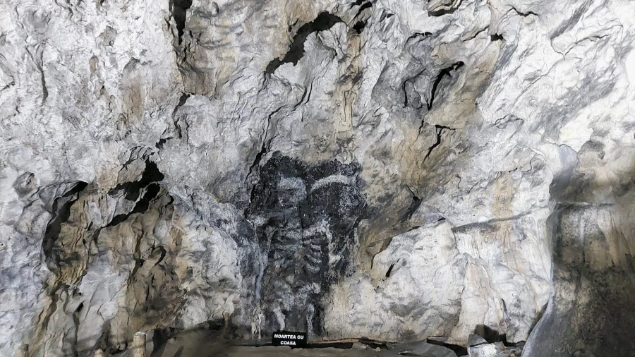 Muierii Cave - Death with the Scythe