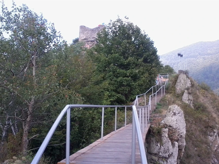 Climbing to Poenari Fortress