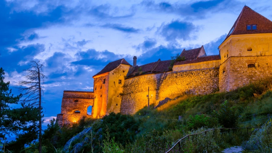 Râșnov Fortress lit up at night