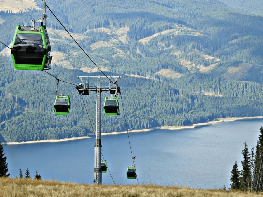 Gondelbahn Voineasa im Sommer