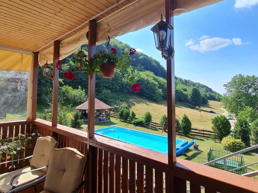 Pension Castania